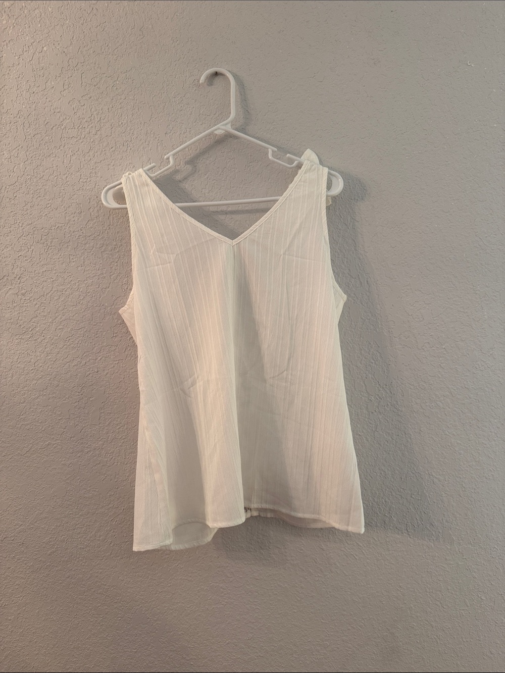 Classic V-Neck White Sleeveless Camisole